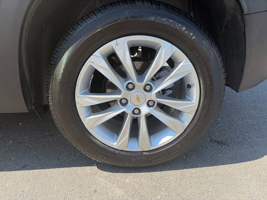 Used 2023 Chevrolet TrailBlazer LS FWD image 12