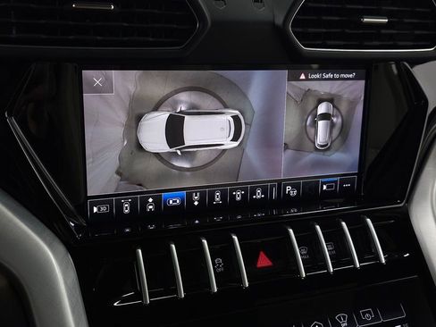 Used 2021 Lamborghini Urus image 36