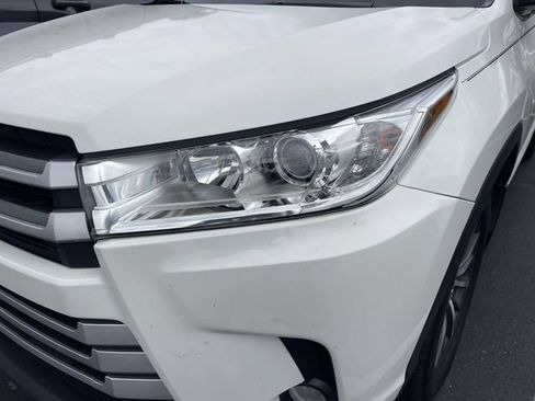 Used 2017 Toyota Highlander XLE AWD/4WD image 6