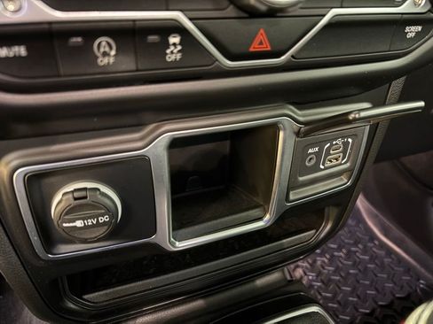 Used 2022 Jeep Gladiator Sport AWD/4WD image 27