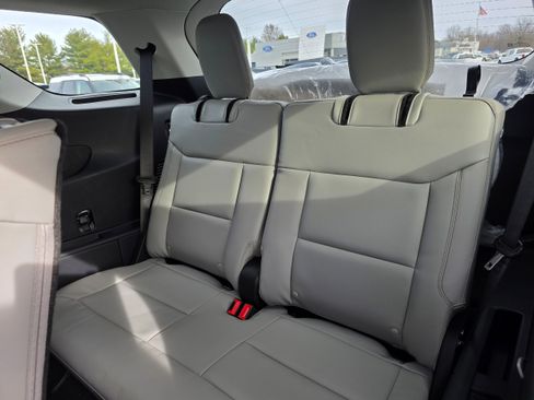 New 2026 Ford Explorer Active w/ Active Comfort Package image 10