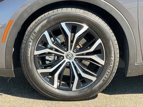 Certified 2023 Toyota Crown w/ Carpet Mat Package (TMS) AWD/4WD image 30