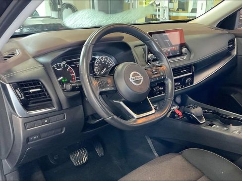 Used 2021 Nissan Rogue SV FWD image 4