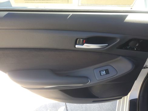 Used 2019 Toyota Avalon Touring image 14