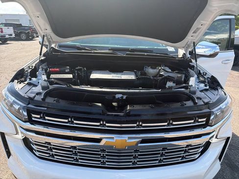 Used 2023 Chevrolet Tahoe Premier AWD/4WD image 27