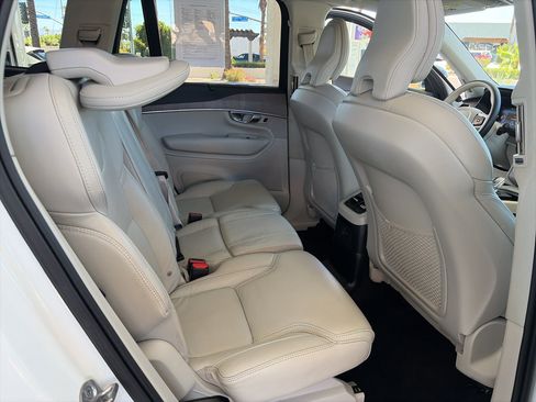 Used 2023 Volvo XC90 T8 Ultimate w/ Protection Package Premier AWD/4WD image 15