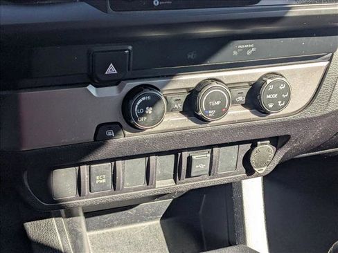 Used 2021 Toyota Tacoma SR w/ SR Convenience Package image 14