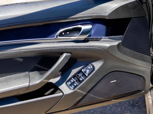 Used 2014 Porsche Panamera S image 17