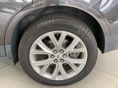 Used 2018 Cadillac XT5 Luxury w/ Driver Awareness Package AWD/4WD image 13