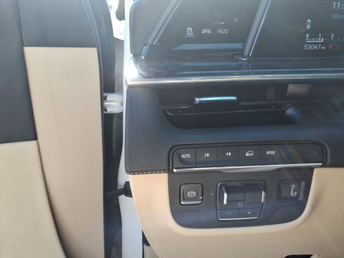 Used 2021 Cadillac Escalade ESV Premium Luxury w/ Performance Package image 14