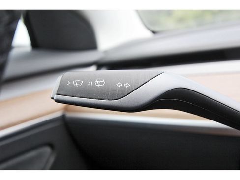 Used 2023 Tesla Model 3 Standard Range RWD image 19