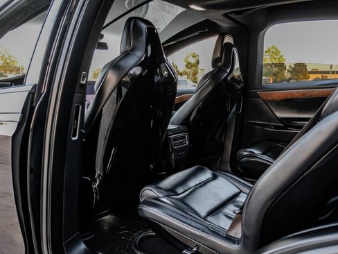 Used 2017 Tesla Model X 75D image 42