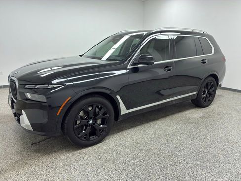 Used 2023 BMW X7 xDrive40i w/ Premium Package image 8