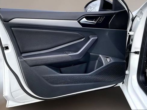 Used 2024 Volkswagen Jetta Sport image 17