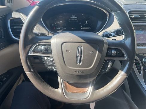 Used 2020 Lincoln Nautilus Reserve w/ Equipment Group 201A image 11