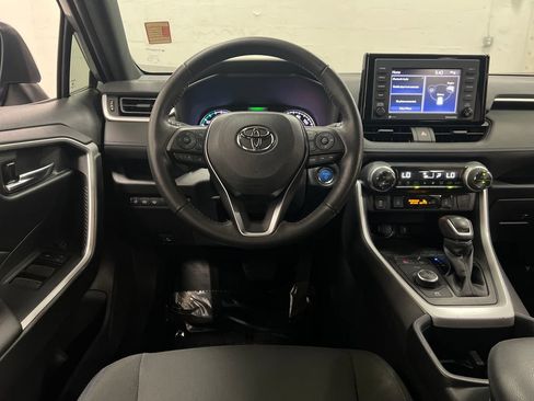 Used 2022 Toyota RAV4 SE w/ Convenience Package AWD/4WD image 16