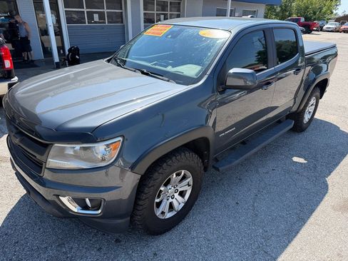 Used 2017 Chevrolet Colorado LT w/ LT Convenience Package RWD image 3