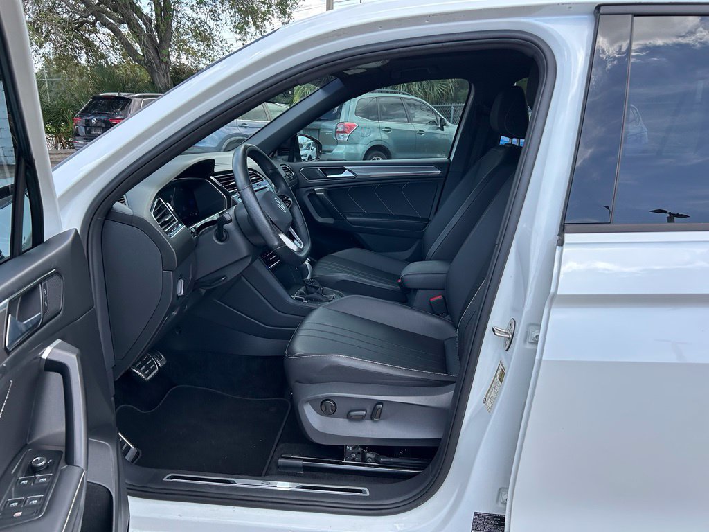 Certified 2023 Volkswagen Tiguan SE R-Line FWD image 15