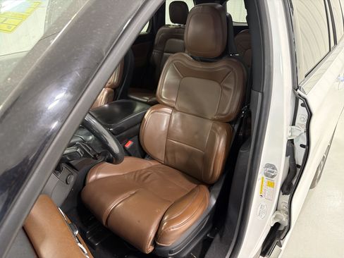 Used 2021 Lincoln Aviator Grand Touring w/ Equipment Group 302A AWD/4WD image 11
