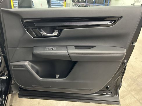 Used 2025 Honda CR-V Sport Touring image 26