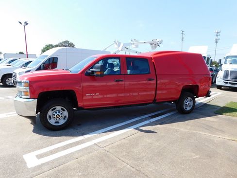 Used 2019 Chevrolet Silverado 2500 W/T AWD/4WD image 4