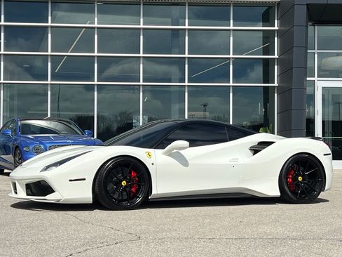 Used 2017 Ferrari 488 GTB image 6