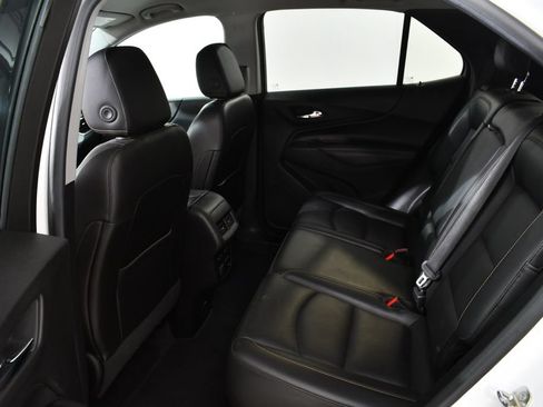 Used 2018 Chevrolet Equinox Premier AWD/4WD image 16