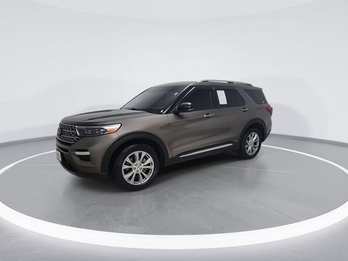 Used 2021 Ford Explorer Limited w/ Equipment Group 301A AWD/4WD image 6