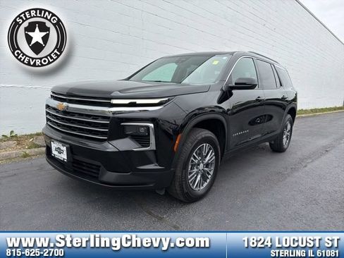 Used 2026 Chevrolet Traverse LT AWD/4WD image 1