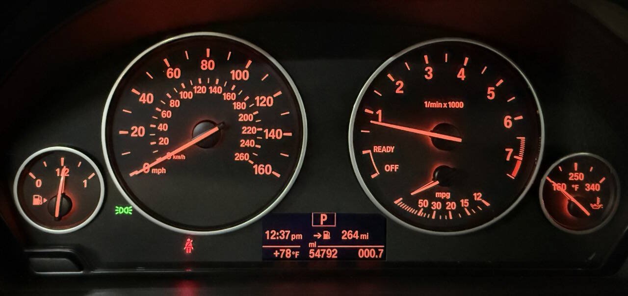 Used 2017 BMW 320i Sedan RWD image 13