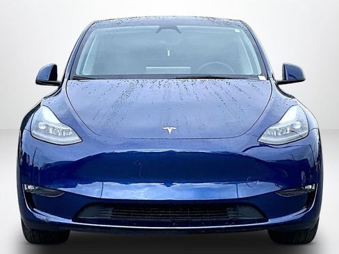 Used 2023 Tesla Model Y Long Range AWD/4WD image 2