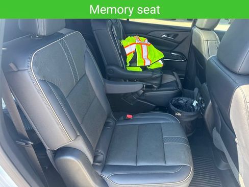 Used 2026 Chevrolet Traverse High Country AWD/4WD image 17