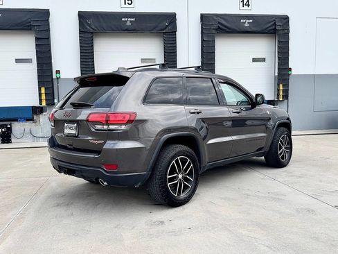 Used 2017 Jeep Grand Cherokee Trailhawk AWD/4WD image 25