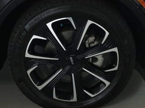 Used 2024 Lincoln Nautilus Reserve w/ Equipment Group 202A AWD/4WD image 12