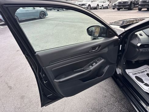 Used 2025 Nissan Altima 2.5 S image 11