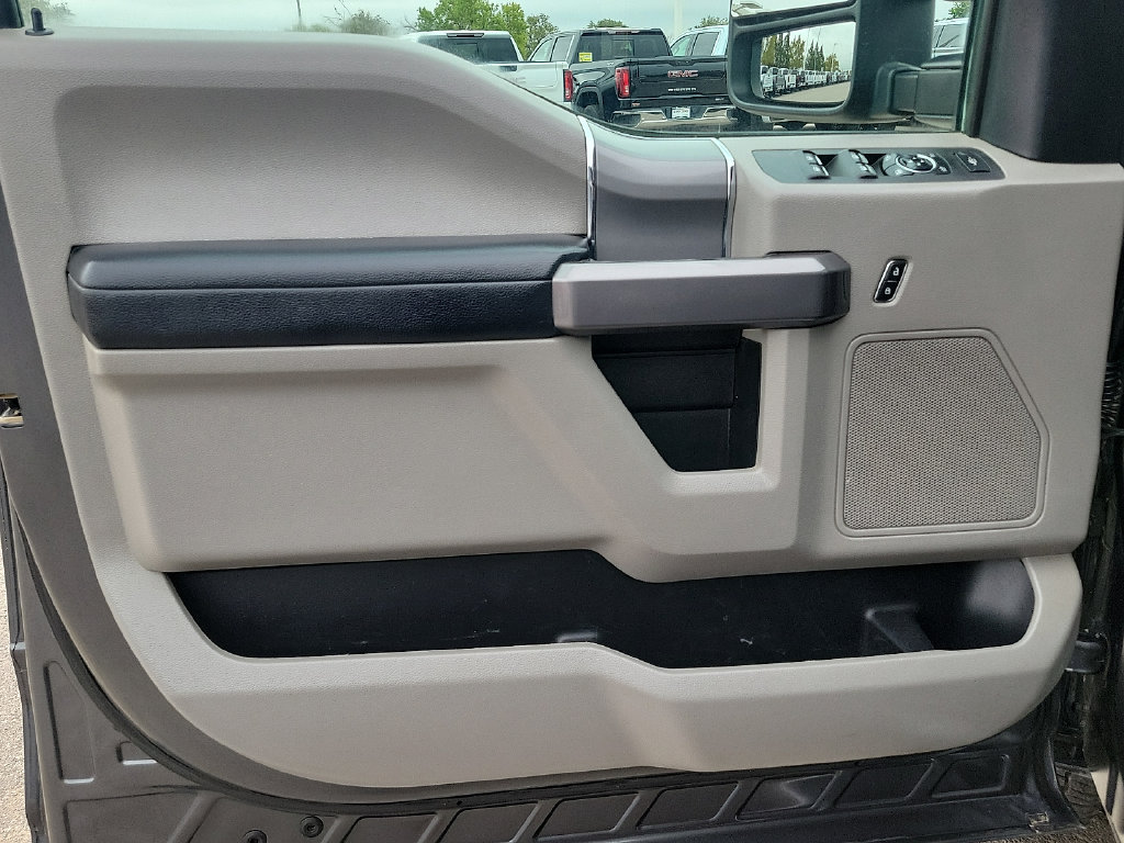 Used 2020 Ford F350 XLT w/ XLT Premium Package AWD/4WD image 22