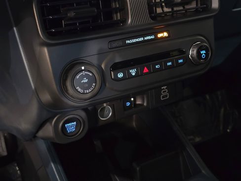 New 2025 Ford Maverick Lariat w/ Black Appearance Package image 28