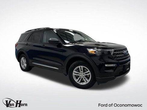 Used 2022 Ford Explorer XLT image 1