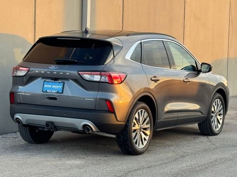 Used 2022 Ford Escape Titanium w/ Class II Trailer Tow Package image 29