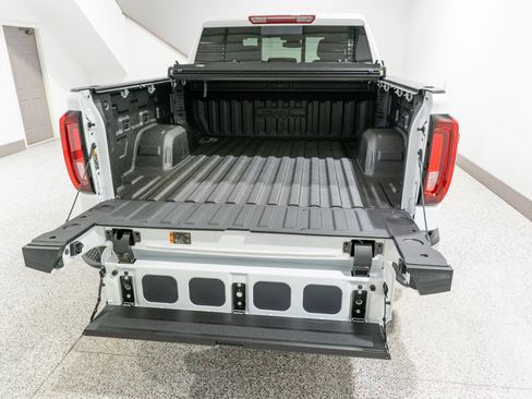 Used 2026 GMC Sierra 1500 SLT w/ SLT Premium Plus Package AWD/4WD image 12