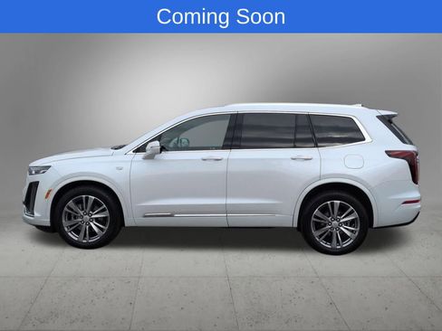 Used 2023 Cadillac XT6 Premium Luxury image 3