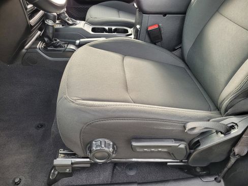 Used 2021 Jeep Wrangler Sport S image 18