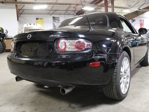 Used 2008 MAZDA MX-5 Miata Grand Touring w/ Premium Pkg image 6