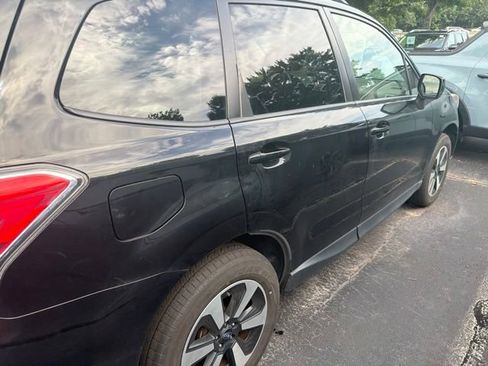 Used 2017 Subaru Forester 2.5i Premium w/ All-Weather Package AWD/4WD image 11