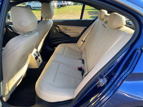 Used 2018 BMW 330i xDrive Sedan w/ Premium Package image 27