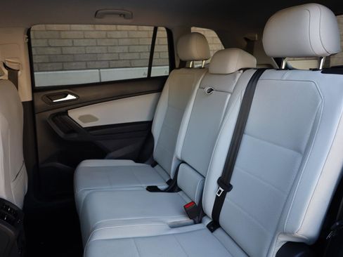 Used 2021 Volkswagen Tiguan SE FWD image 20