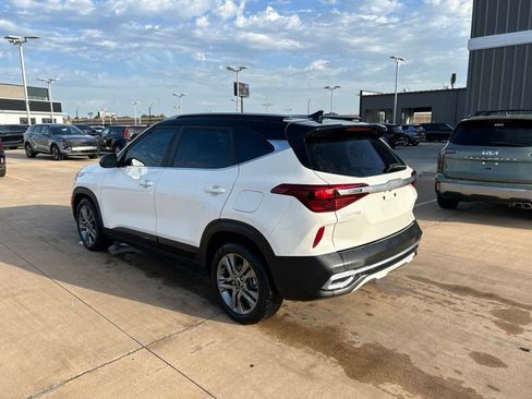Used 2022 Kia Seltos S FWD image 2
