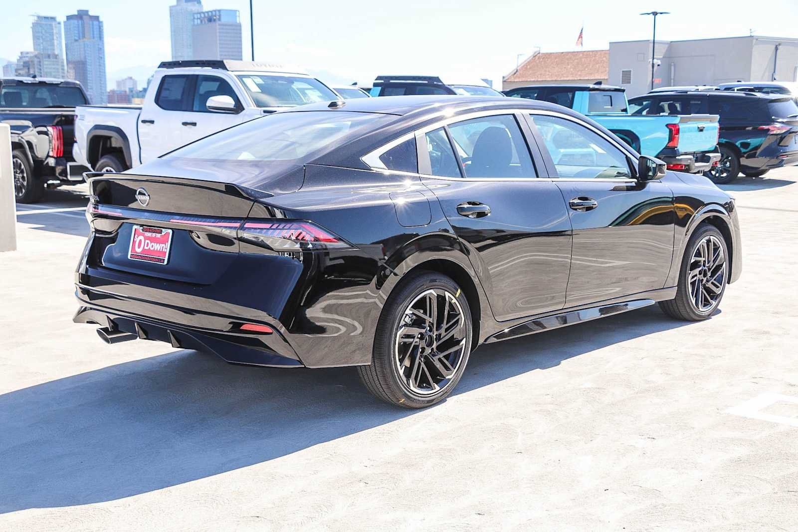 New 2027 Nissan Sentra SR w/ Floor Mat Package FWD image 6