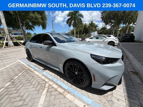 Used 2025 BMW M5 w/ Carbon Package AWD/4WD image 14