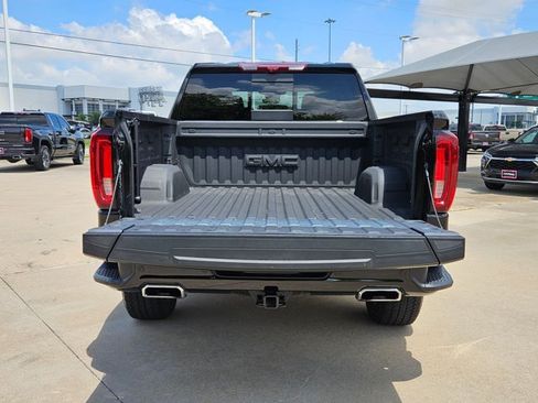 Used 2025 GMC Sierra 1500 AT4 w/ AT4 Premium Package AWD/4WD image 7